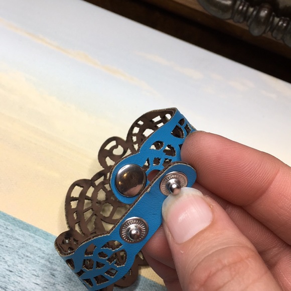 Hollow Laser Cut Blue Bracelet - Picture 7 of 8